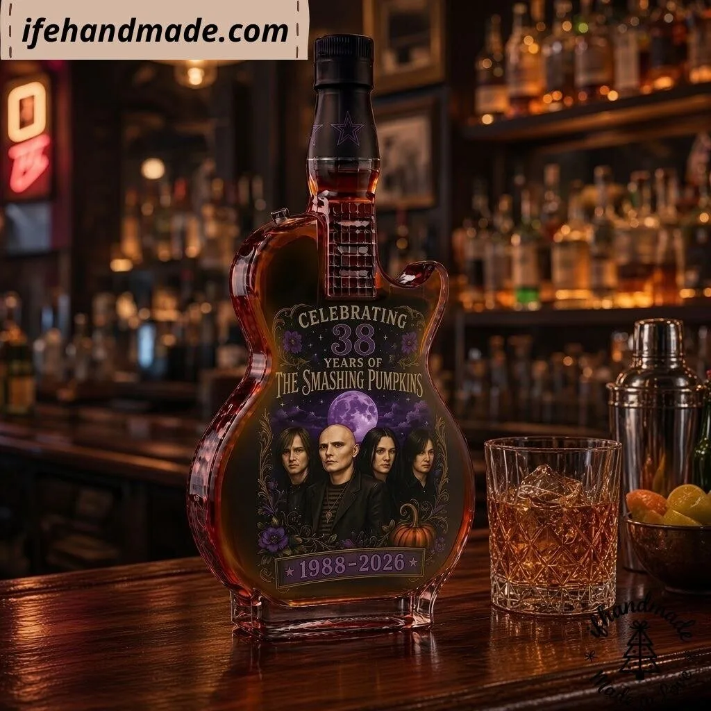 The Smashing Pumpkins 38th Anniversary Guitar Shaped Decanter Whiskey Bottle (No Box) – Commemorative Rock Band Bottle Set 9 The Smashing Pumpkins 38th Anniversary Guitar Shaped Decanter Whiskey Bottle (No Box) – Commemorative Rock Band Bottle Set